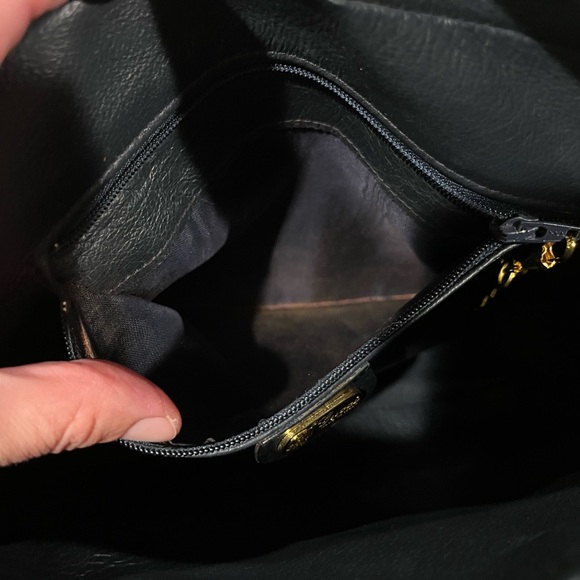 Gucci Vintage Navy Crossbody - Picture 10 of 16